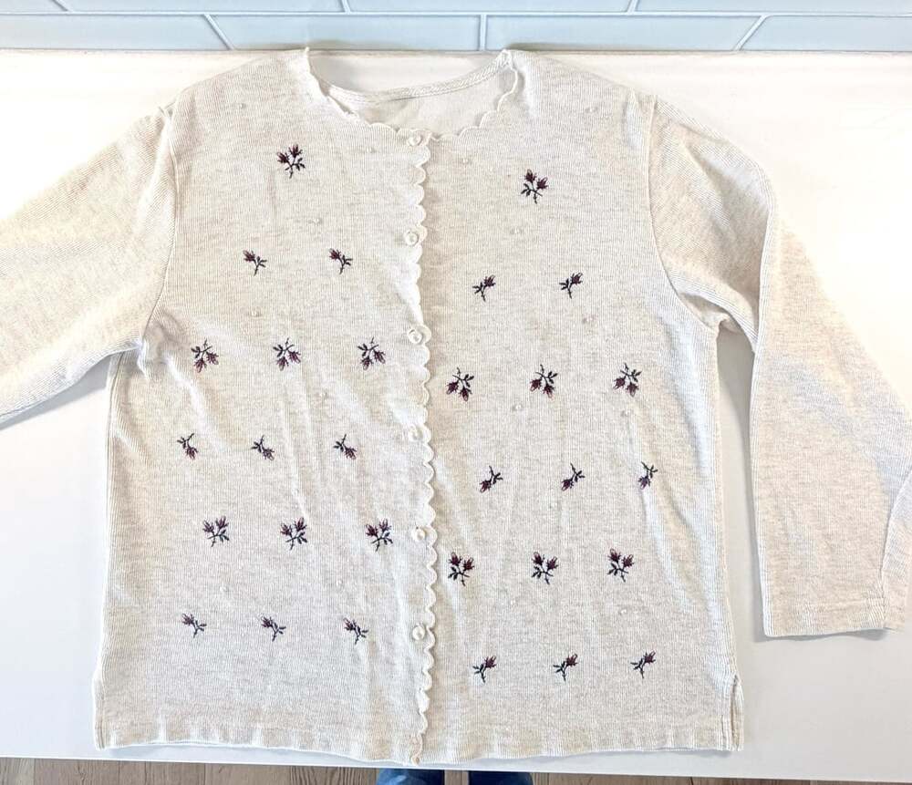 Vintage Floral Embroidered scallop edge Button-Up Cardigan Sweater